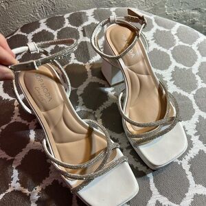 Women's White Strappy Sandals jeweled 
Event wedding cocktail prom 6.5